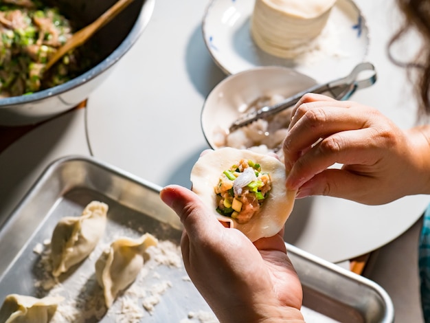 To make dumplings with minced meat