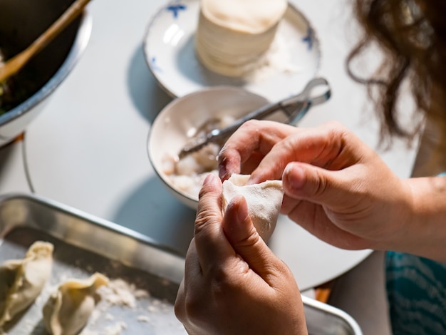 To make dumplings with minced meat