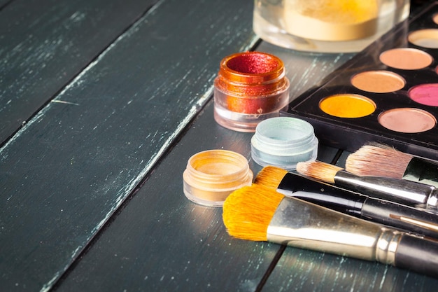 Make-up kwasten en make-up oogschaduwen