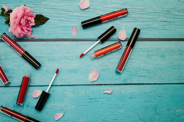 Make-up producten en lippenstift mat