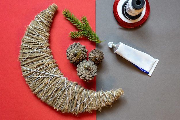 Making Christmas decorations step-by-step