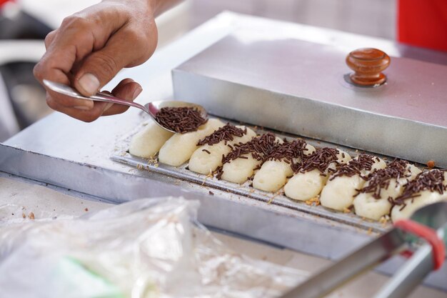 Making Kue Pukis