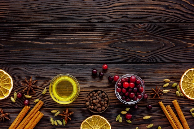 Making mulled wine Honey, anise, cinnamon and cranberry
