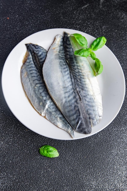 makreel rauwe vis zeevruchten koken gezonde maaltijd eten snack dieet op tafel kopieer ruimte voedsel