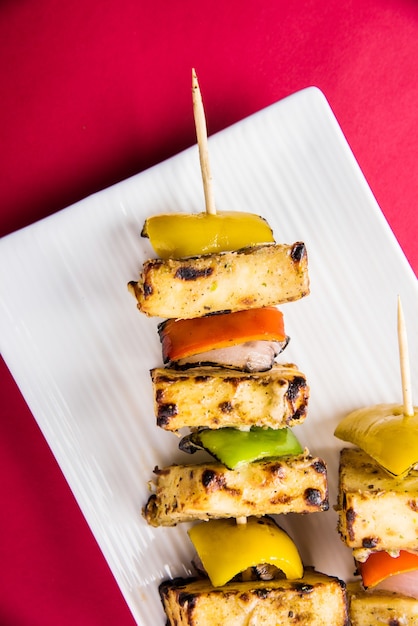 Malai Paneer Tikka Kabab is een Indiaas gerecht gemaakt van stukjes kwark