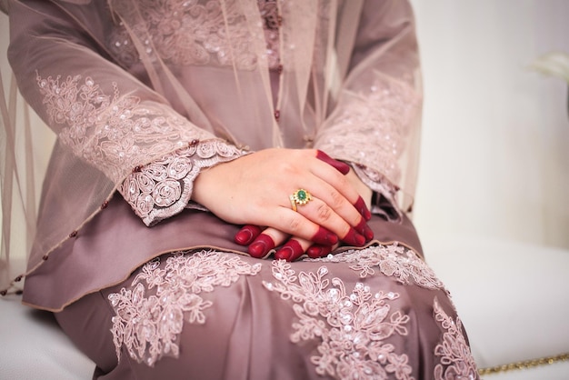 Малайская невеста, вырезанная хной, красивая и уникальная