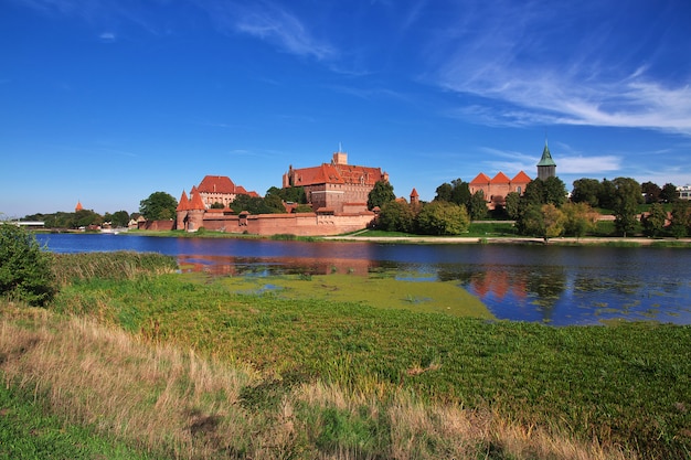 Malbork is het kruisvaarderskasteel in Polen