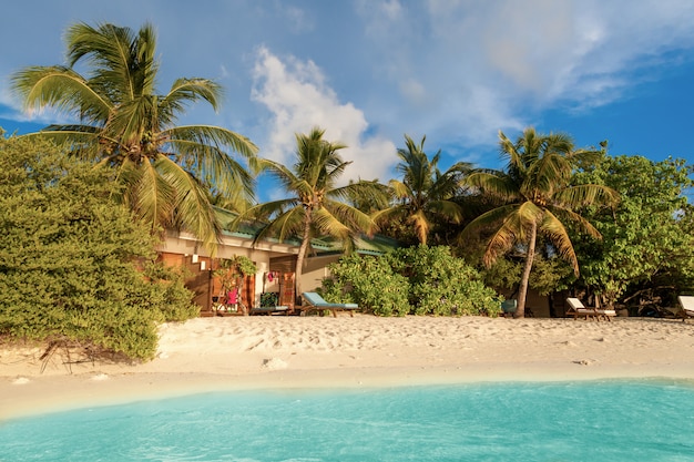 Photo maldives, tropical paradise, villas by the beach
