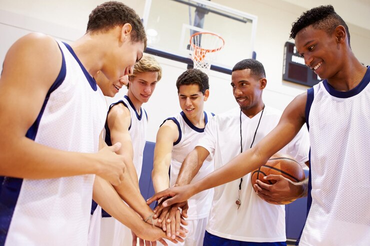 Photo male high school basketball team having team talk with coach