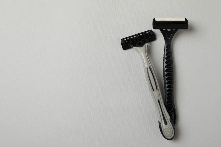 Photo male razors on gray
