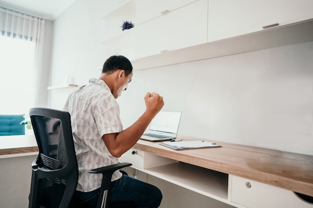 Male workers feel happy