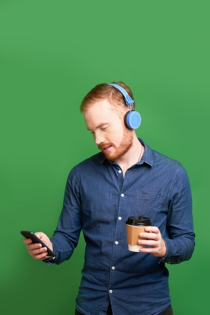 Man choosing morning song