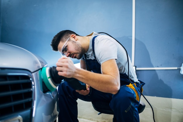 Man doet autopoets met een machine