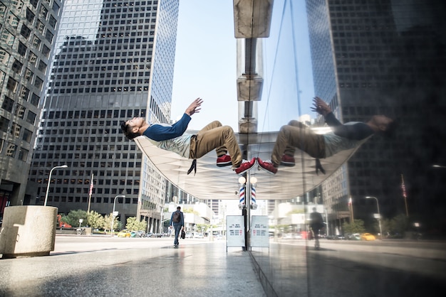 Parkour를하는 남자