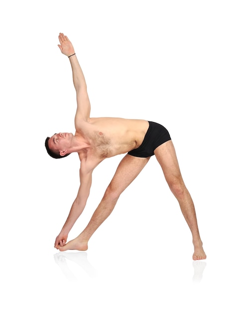 Photo man doing yoga