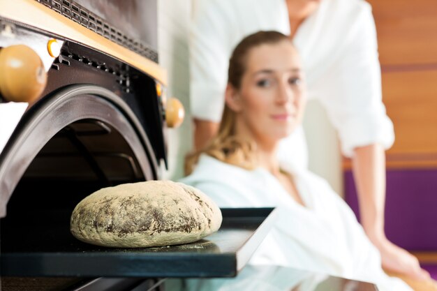 Man en vrouw in een broodsauna