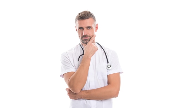 Мужчина семейный врач или медсестра со стетоскопом изолированы от пандемии белого вируса