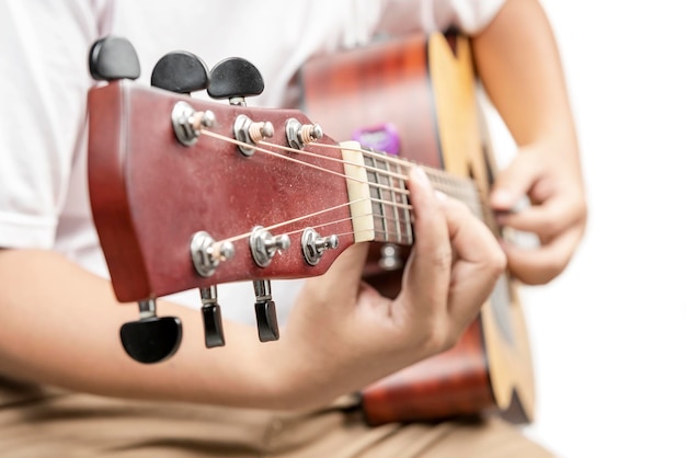 Man gitaar spelen