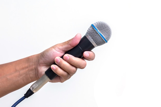 Человек рука микрофон, изолированные на белом фоне