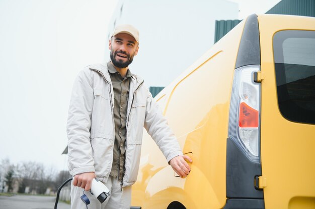 電気自動車用電源コネクタを持っている人