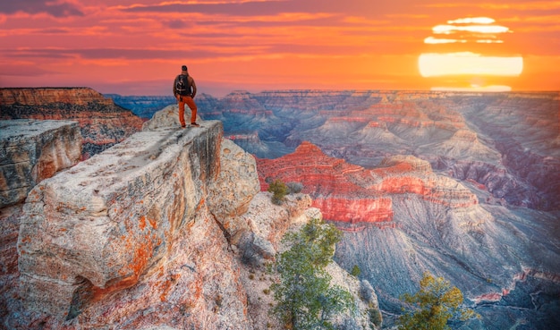 Man in de Grand Canyon