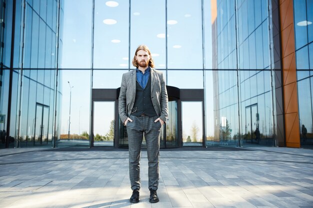 Man in formele kleding