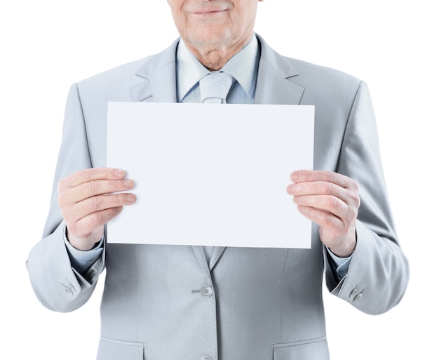 Foto man met een grote witte poster.