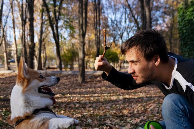 Foto man met hond.