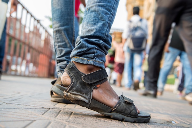 Man met sandalen