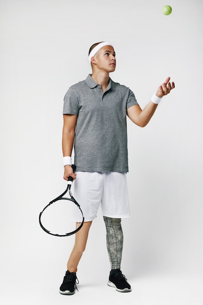 Man playing tennis