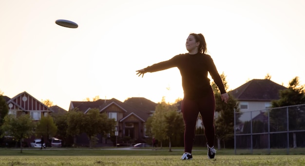 Photo man playing with ball in background