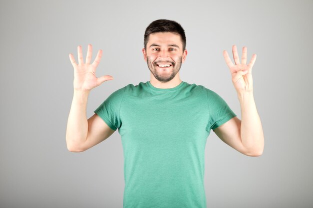 Man showing number by fingers