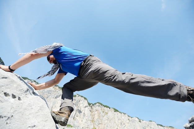 Photo man on top of mountain for conceptual design