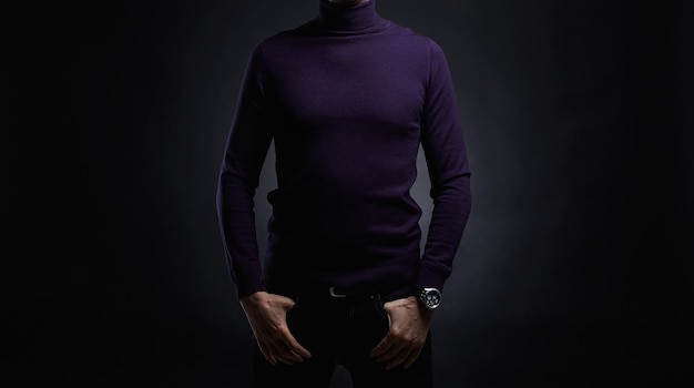 トレンディなセーターの男ファッション写真