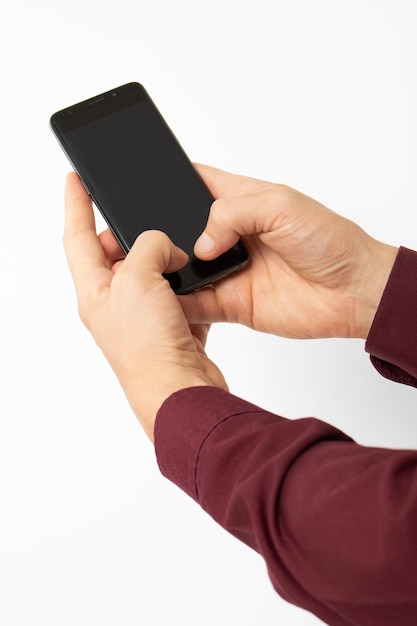 Photo man typing on a smartphone