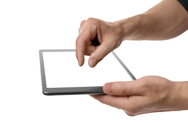 흰색 배경 근접 촬영 현대 가제트에 빈 화면으로 태블릿 컴퓨터를 사용하는 사람