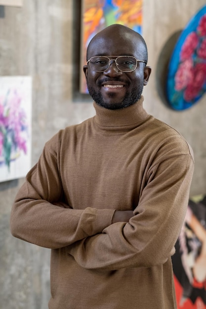 Man visiting the art gallery