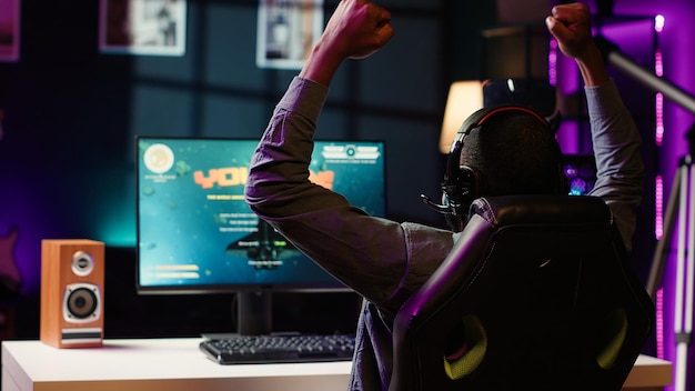 Man voelt zich gelukkig na het winnen van science fiction videogames