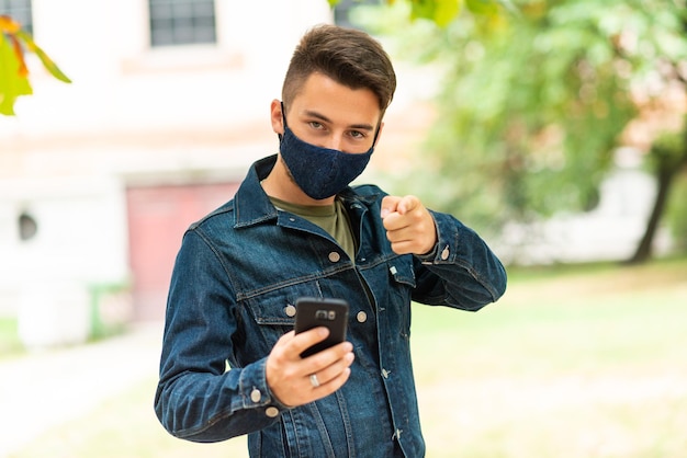 Man wearing a mask outdoor