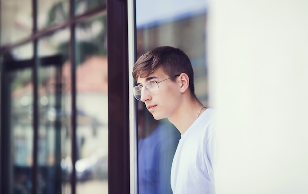 Man wearing white t-shirt