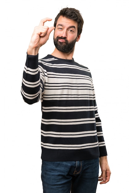 Photo man with beard making tiny sign