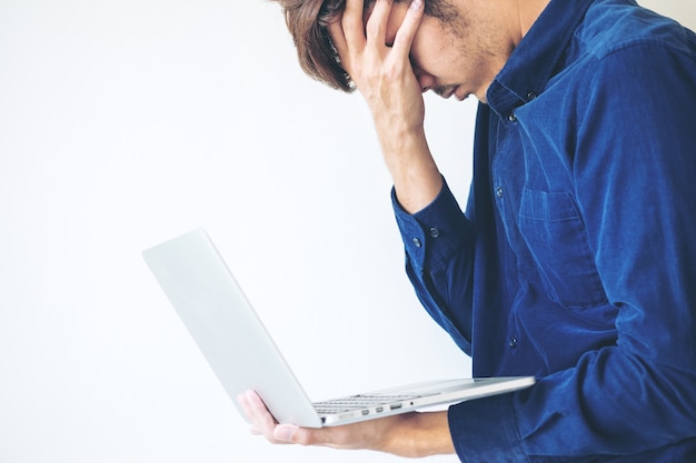 Man with computer laptop