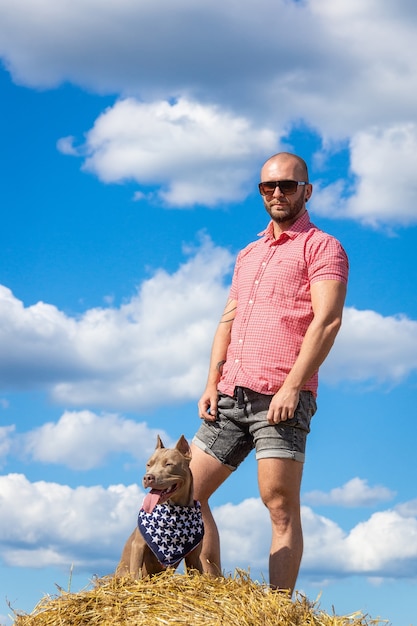 L'uomo con il cane