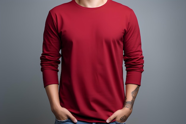 Photo a man with a tattoo on his arm and a red shirt on his chest