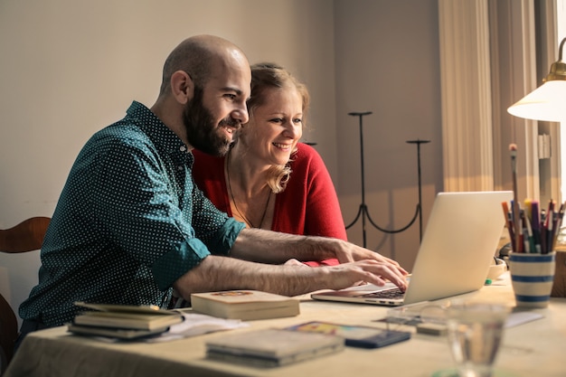 Photo man and woman as a team