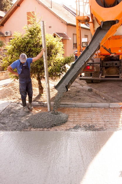 Photo man working at construction site