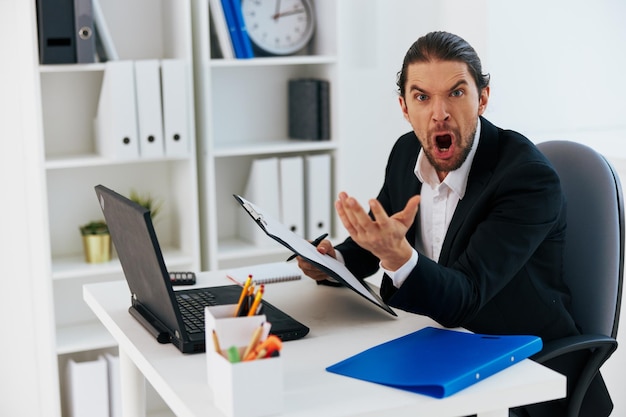 Менеджер эмоции работа офисный стол стиль жизни высококачественное фото