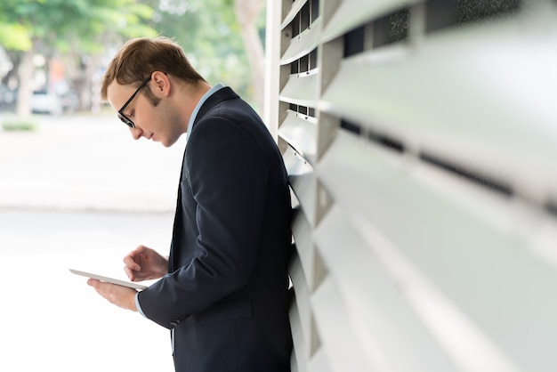 Manager with tablet