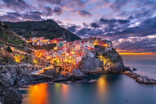 Manarola ラ スペツィア イタリア チンクエ ・ テッレの海岸ビュー