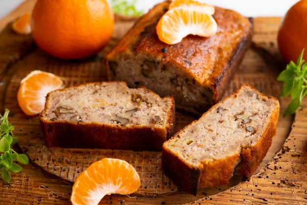 Mandarijncake met vers fruit.